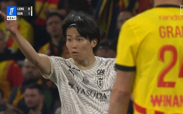 何があった？中村敬斗が激昂！「悪意あることを言われたか」相手FWに詰め寄り憤怒→審判に制止される事態に「イケメンが怒るとめちゃくちゃ迫力あんな」