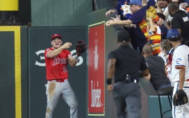 際立つ人格者ぶり　トラウト、自身への妨害行為で退場の敵ファンに“神対応”のワケを告白「彼らだって苦労してお金を使った」