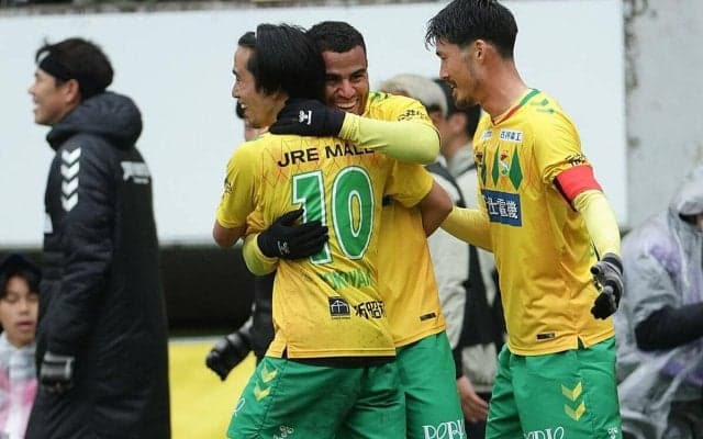 【明治安田J2第9節まとめ】首位千葉が藤枝との打ち合いを制す！RB大宮も杉本健勇の決勝弾で追走に成功、九州ダービーは鳥栖に軍配