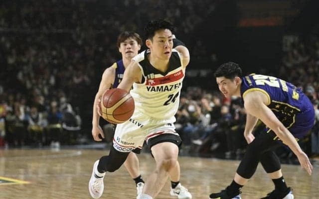 三遠がアウェーで群馬との接戦に2連勝…第4Qの勝負所で佐々木隆成が存在感を発揮