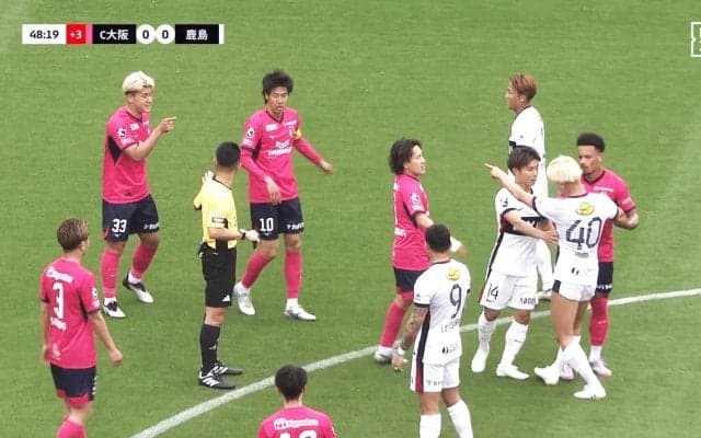 「レオ・セアラが悪いのに…」鈴木優磨はなぜ激昂？ 突き飛ばされて大口論展開の西尾隆矢は「よくあることだし、試合後には挨拶も」と遺恨なし強調