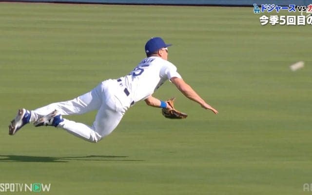 ド軍“最強の便利屋”、連日の超美技が「半端ない」 超絶ダイビングキャッチに球場沸騰「エドマンどこでも上手いな」