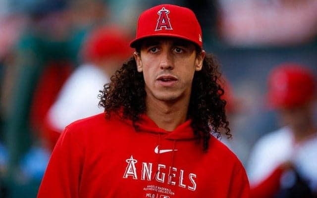 有名女優と結婚も…獲得先なく引退決断　2度の戦力外、元有望株の第2の人生