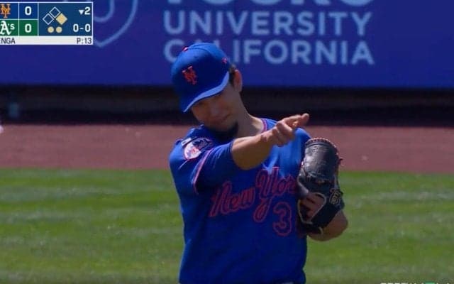 めっちゃ嬉しそう！ メッツ千賀滉大が“神リアクション”「かっけえ」「これはエース」 味方選手の好プレーに見せた“ほっこりシーン”