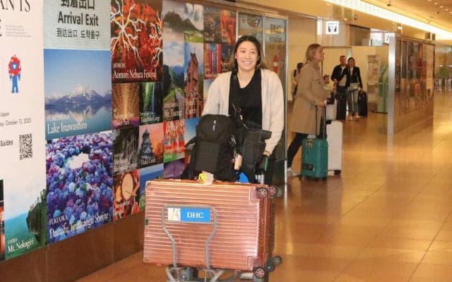 石川真佑がイタリアから帰国「日本代表では海外を経験した選手たちとともにいいチームをつくりたい」