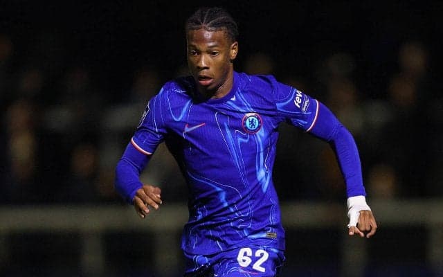 チェルシーがアカデミー出身のU-19イングランド代表DFサミュエルズ＝スミスと2031年まで契約延長…今季は3試合でベンチ入り