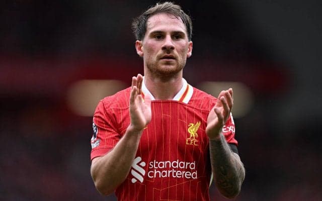 レアル行きも報じられたリバプールMFマク・アリスター、代理人も務める父親が噂に言及「クラブに留まり続けることを願っている」