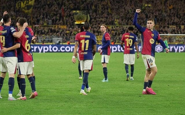 バルセロナが公式戦25戦ぶり敗戦も逃げ切ってベスト4進出！　昨季準優勝ドルトムントはギラシーのハットで意地見せる【CL】