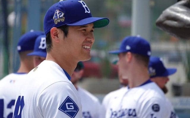 大谷翔平、背番号42で登場　「B」帽子着用…ジャッキー・ロビンソンデー開催