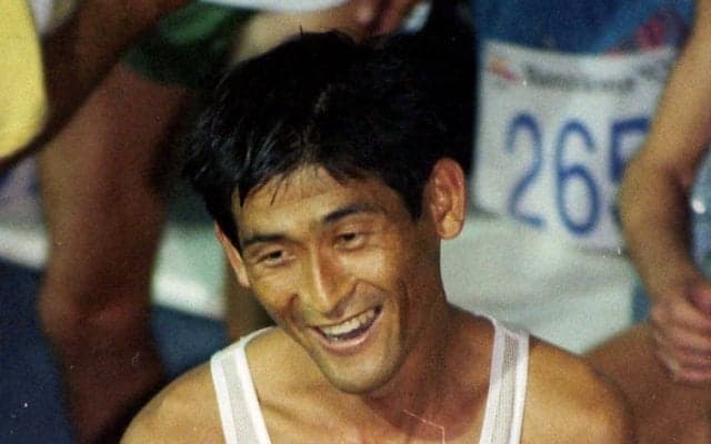 1992年バルセロナ五輪、谷口浩美は転倒している瞬間も「むしろ冷静で、脱げたシューズがどこにあるのかを確認していた」