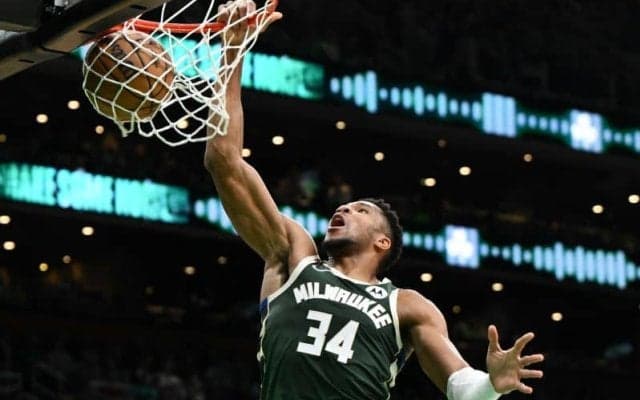 ヤニス、若手にプレーオフの戦い方をアドバイス？…「タックルとかしちゃダメだよ」