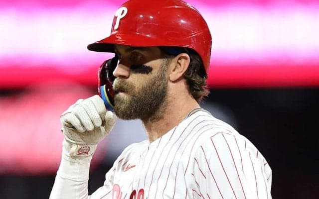 339発男が青バットで打席に立った驚きの真相　同僚が仕掛けたサプライズ