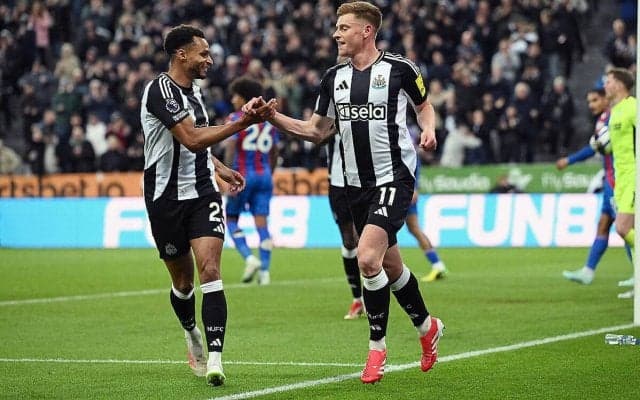 圧巻ニューカッスルが公式戦6連勝で3位浮上！　鎌田大地が途中出場のパレスは2戦連続の5失点大敗…【プレミアリーグ】