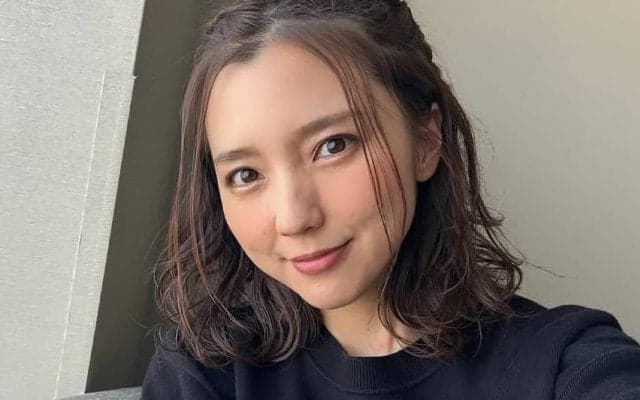 ｢女神のように美しい｣元サッカー日本代表の鹿島アントラーズMF柴崎岳の美人アイドル妻、“34歳の誕生日報告”近影に反響｢こんな可愛いママいいな〜」