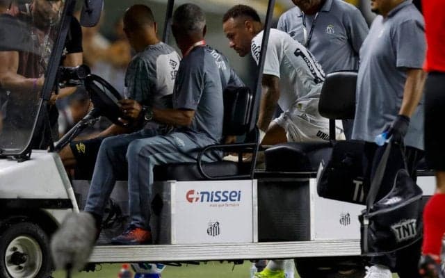 ネイマールが再負傷、サントス復帰後もケガに泣く