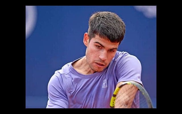  実力者に快勝 地元大会3度目の8強 