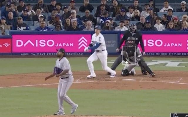 ベンチ大騒ぎ！ 大谷翔平、相手投手をメッタ打ち「エグい」「許してあげて」 特大弾→いきなり初球を“弾丸タイムリー”「無慈悲すぎる」