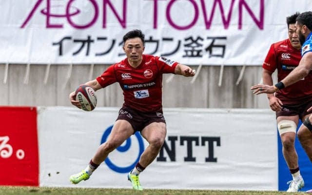 キックオフの笛が豹変の合図。“持っている男”が原点の地で、一戦必勝の第1ラウンドに挑む