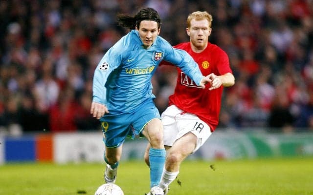 衝撃！ 若きメッシの“神業ドリブル集”に世界震撼「狂気の沙汰だ」「とてつもなく速い」「何が起きてる…」超速ダブルタッチや絶品シャペウなど妙技連発