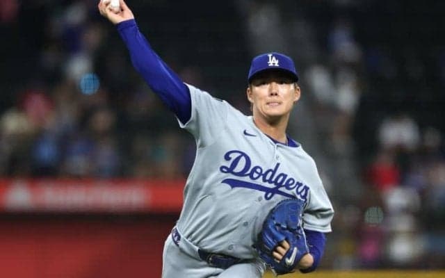 7回10奪三振無失点で3勝目！山本由伸は「エースだ」レンジャーズ相手に敵地で“貫禄”の投球　ド軍メディア絶賛