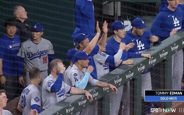 こんな佐々木朗希見たことない！ド軍ベンチで“破顔” 中継が一瞬捉えた一幕に「可愛かった」反響続々