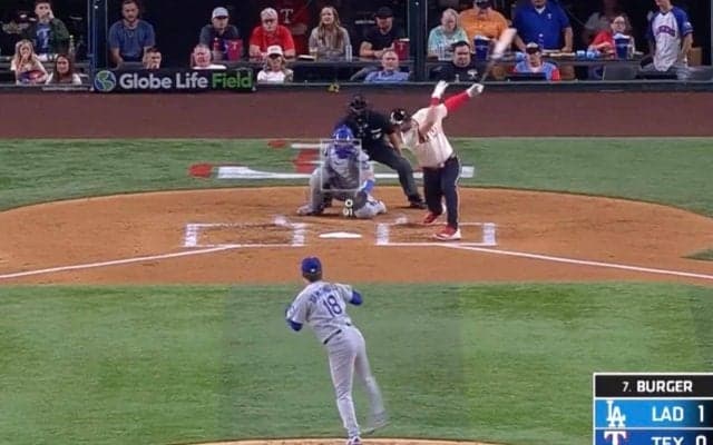 もうワケわからん！ 山本由伸に“打者が混乱”「エグすぎる」「真っ直ぐだと思った？」 理解不能な落ち方をする“魔球”にファン騒然