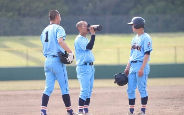 「季節外れの暑さ」に高校球児たちは…春も大会真っ最中、足がつる選手も現れる