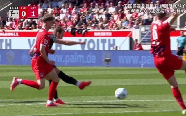 「ワールドクラス！」無冠の帝王が“逆足秒殺ミドル”でリーグ通算60得点目！優勝へ弾みをつける一撃に「ついにハリー・ケインがトロフィーを獲得する」