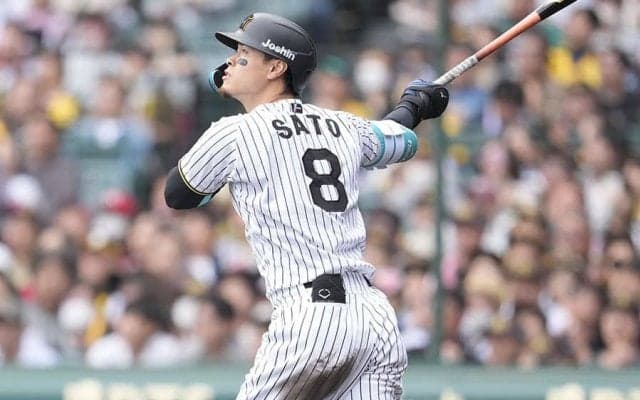 佐藤輝明、衝撃の1試合2本塁打　巨人・岡本和真を抜きNPBトップ7号…6打点の大暴れで2冠浮上