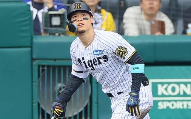 佐藤輝明が「ガチでバケモン」　衝撃の2HR6打点…理不尽弾にお手上げ「あれで入んのか」