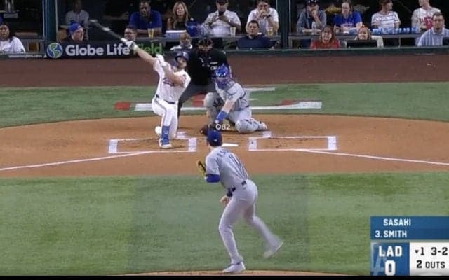 なんだこれは…？ 佐々木朗希、ベース直前で急落下する“魔球”「これがあったか！」「なぜ使わなかった」 キレキレのスライダーに“マン振り三振”