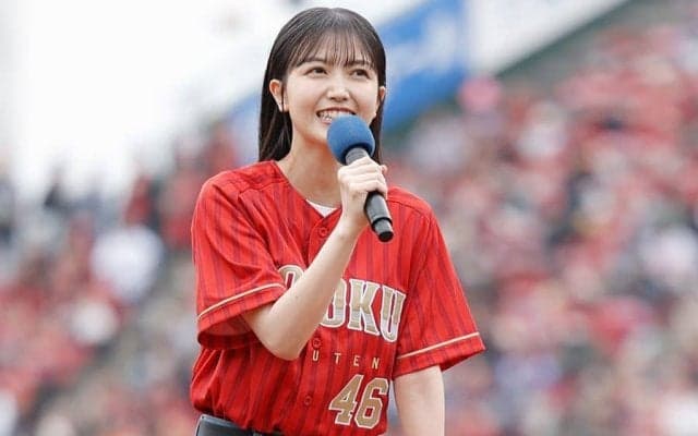 仙台に降臨した黒髪美女は「天使ですか」　場内どよめきの豪快投球に悶絶「お見事」