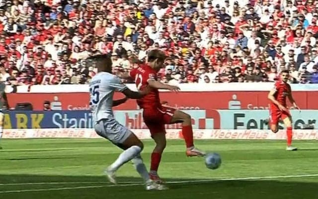 堂安律の“決勝ゴール演出”にファン歓喜！「エグいな」「強い」絶品ラインブレイク→鬼キープ→完璧パスの一部始終