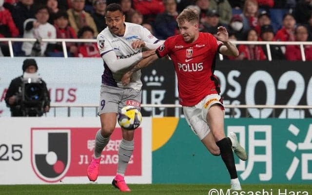 浦和レッズ｢3連勝で4位浮上｣ウラ事情と｢新たな課題｣(1)横浜FM戦の勝利は｢幸運｣も…その前2戦は｢完勝｣、改善されたグスタフソンの｢動き｣