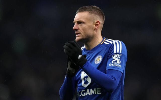 「恥ずべきシーズンだった」2部優勝も1年で降格決定のレスター、38歳ヴァーディが謝罪…元日本代表FWはエール「残ってプレーを続けるべき」