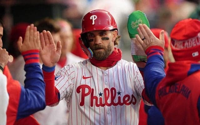 帽子に現れた顔…“1日限定仕様”が「一番かっこいい」　強豪の粋な計らいに称賛「毎日着用して」