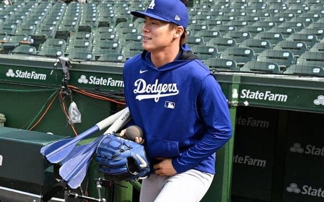 “私服”由伸の帽子に日本人注目「偉大すぎる」　目立つ一文字「やっぱり似合ってる」