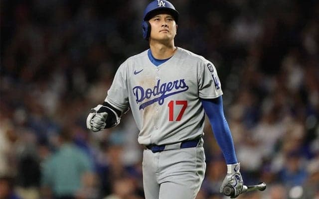 ド軍ナインが投げつけるバスタオル　衝撃の敗戦に沈痛…大熱狂の敵地で“無言のロッカー”