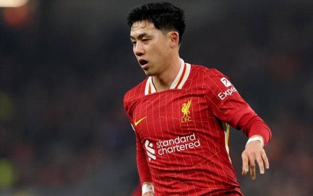 「ピッチ内外で非常に重要な存在」リバプール主将ファン・ダイクが今夏移籍の可能性もある遠藤航に言及「あと数年はチームにいてくれることを願う」