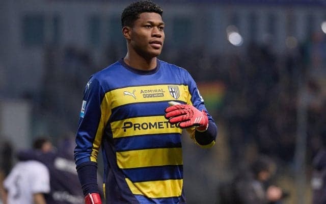 ユナイテッドはやはり鈴木彩艶が欲しい？ 64.6億円の契約解除金を支払って夏に獲得か？