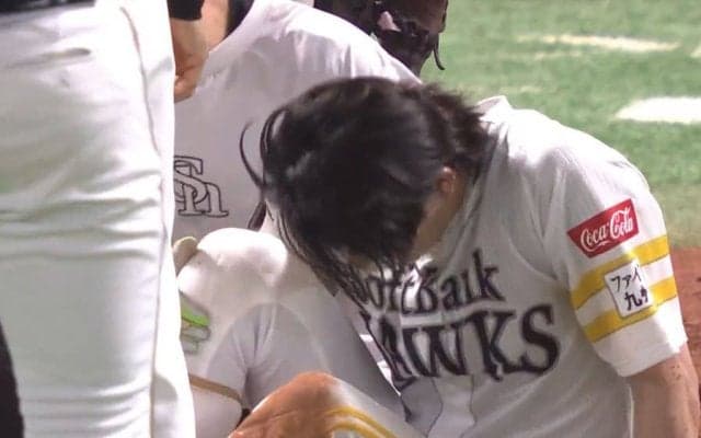 「音がやばい」周東襲った“衝撃シーン”　歩けぬ状態にX心配殺到「どうか軽傷で…」