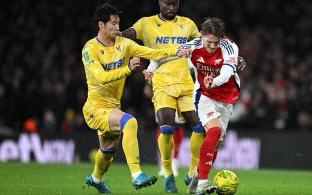 PSG戦控えるアーセナルは2度のリードもパレスに追いつかれドロー、ボランチでフル出場の鎌田大地はCKから好機演出【プレミアリーグ】