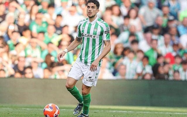 ベティスがDFバルトラと2027年まで契約延長、長期離脱から復帰した今季はラ・リーガで20試合プレー