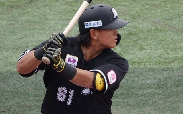 22歳ロマン砲は「うまくボールを運べる」　元本塁打王が絶賛した技術「柔らかく使えている」
