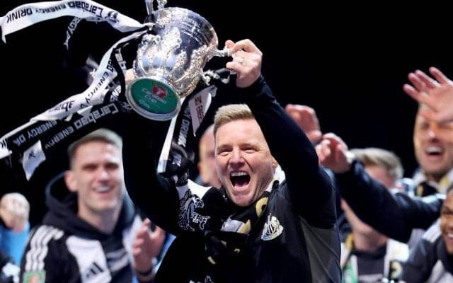 肺炎で入院のハウ監督が復帰、CL争い中のチームは不在の3試合で2勝1敗と踏みとどまる