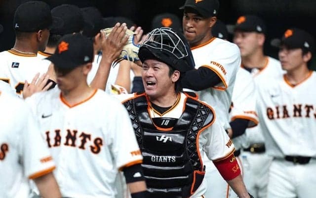 巨人戦の観客席に“元国民的アイドル”「かわいい」　人気芸人と観戦に歓喜「勝利の女神」