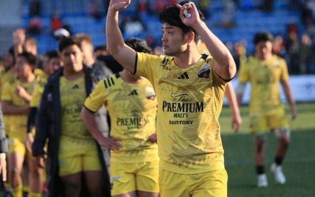 仕事人が満を持しての先発出場。10番としてチームの空気を変える