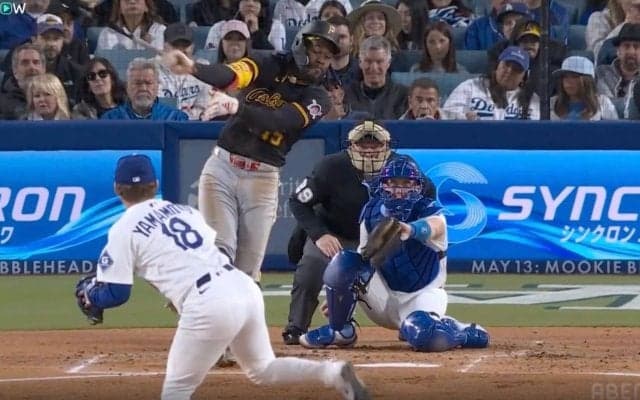 もうワケわからん！山本由伸、とんでもない魔球で“怪物狩り”「マンガみたい」「すげえ空振り」 ヘルメットも浮く豪快スイングで“マン振り三振”