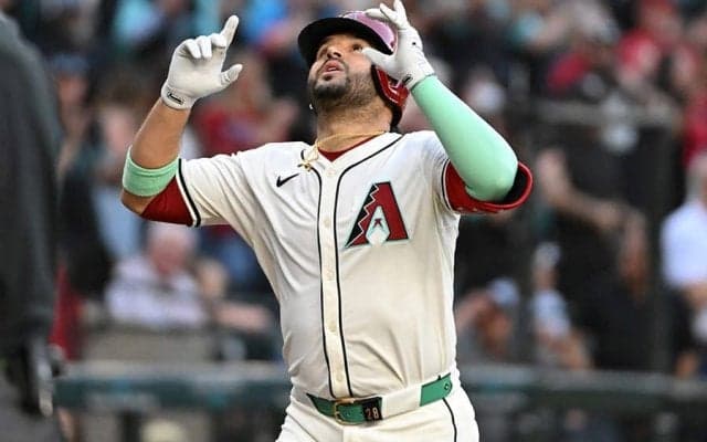 Dバックスのスアレス、衝撃の1試合4発でMLBトップの10号　8年ぶり19人目の快挙