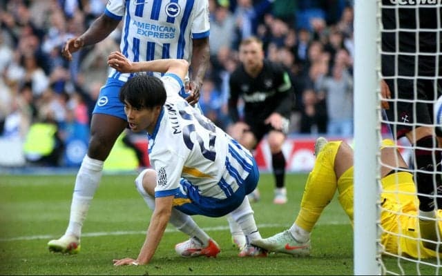 「カッコ良すぎる」「ヒーローやん」三笘薫が89分の劇的同点ダイビングヘッドでプレミアゴール記録更新の9点目！ チームも逆転勝利